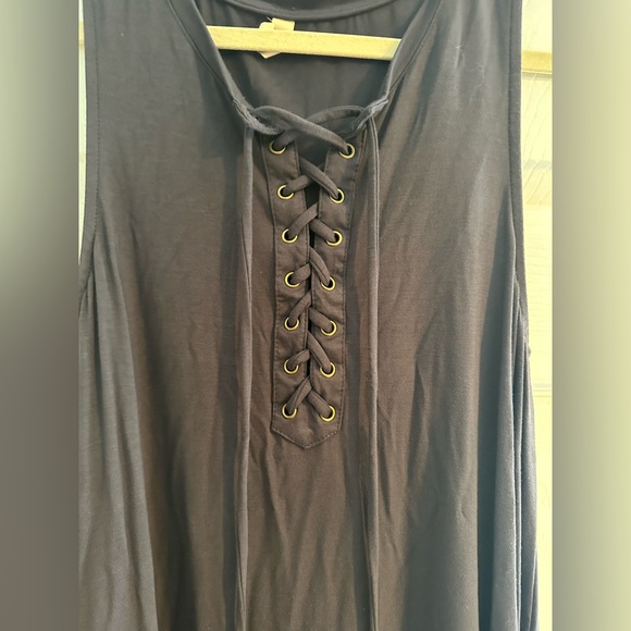 Francesca’s Collection Gray Cross Drawstring Top Dress - Picture 2 of 2